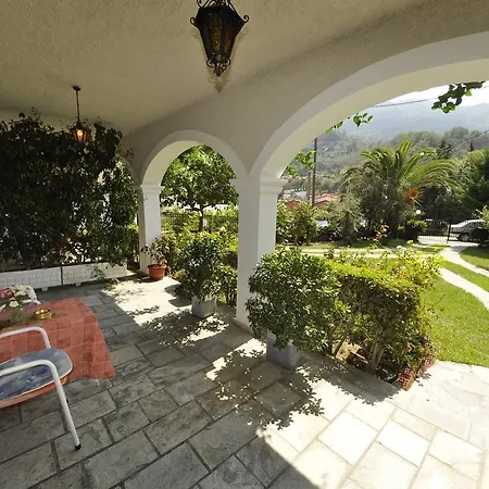 Apartment Alexandros &