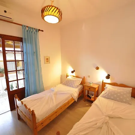 Apartment Alexandros & *
