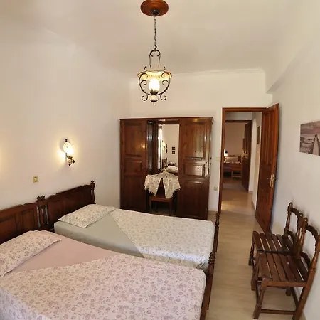 Apartment Alexandros &