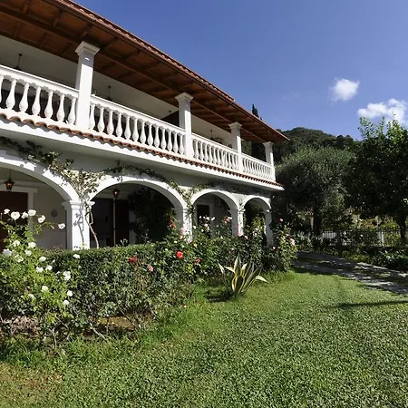 Apartment Alexandros &